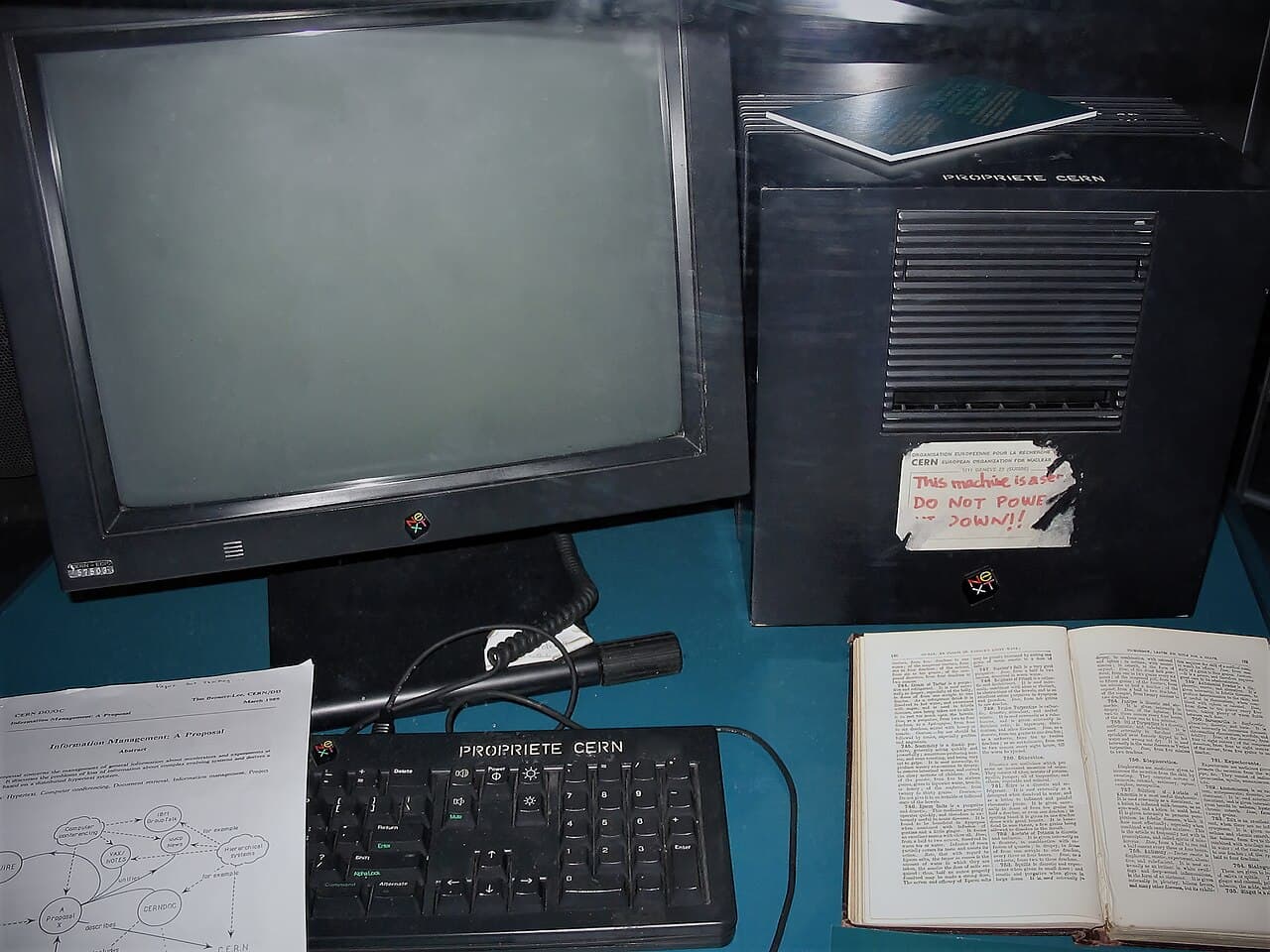 Tim Berners-Lee e o Nascimento da Web no CERN